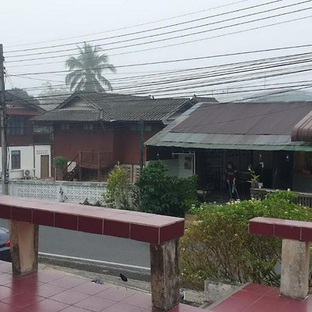 P.L.P Guesthouse - Mae Hong Son Buitenkant foto