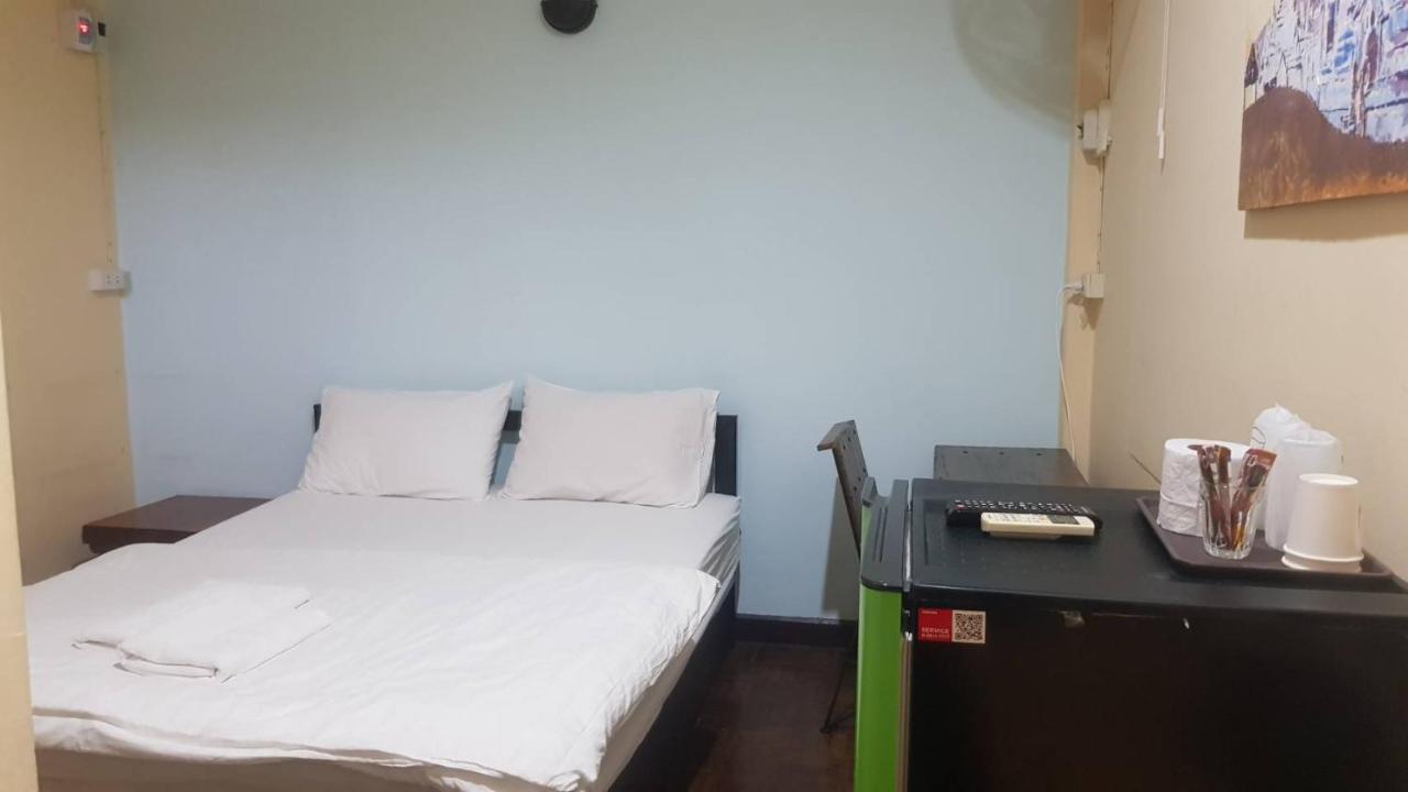 P.L.P Guesthouse - Mae Hong Son Buitenkant foto
