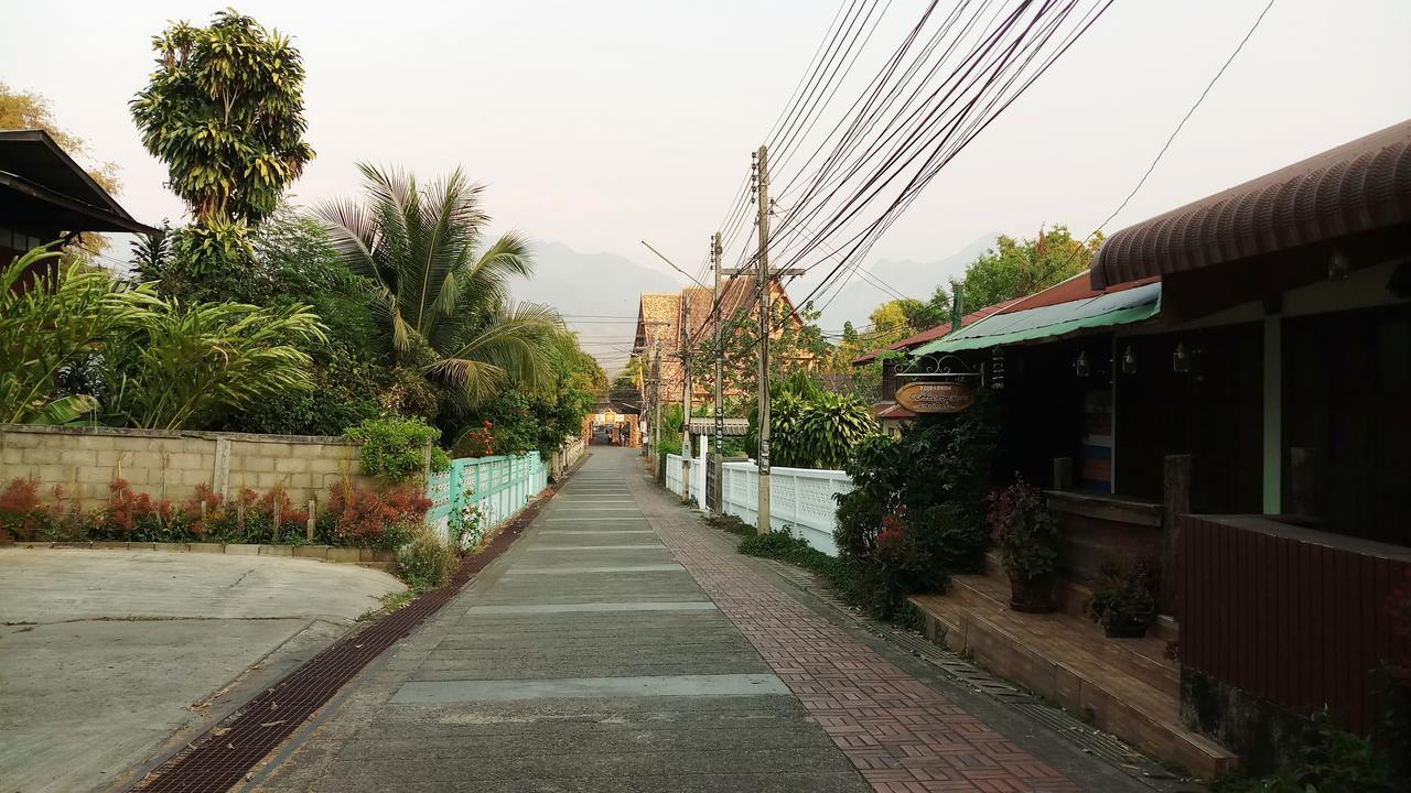 P.L.P Guesthouse - Mae Hong Son Buitenkant foto