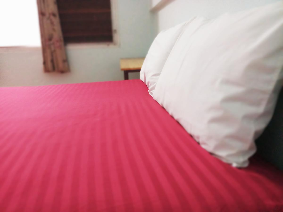 P.L.P Guesthouse - Mae Hong Son Buitenkant foto