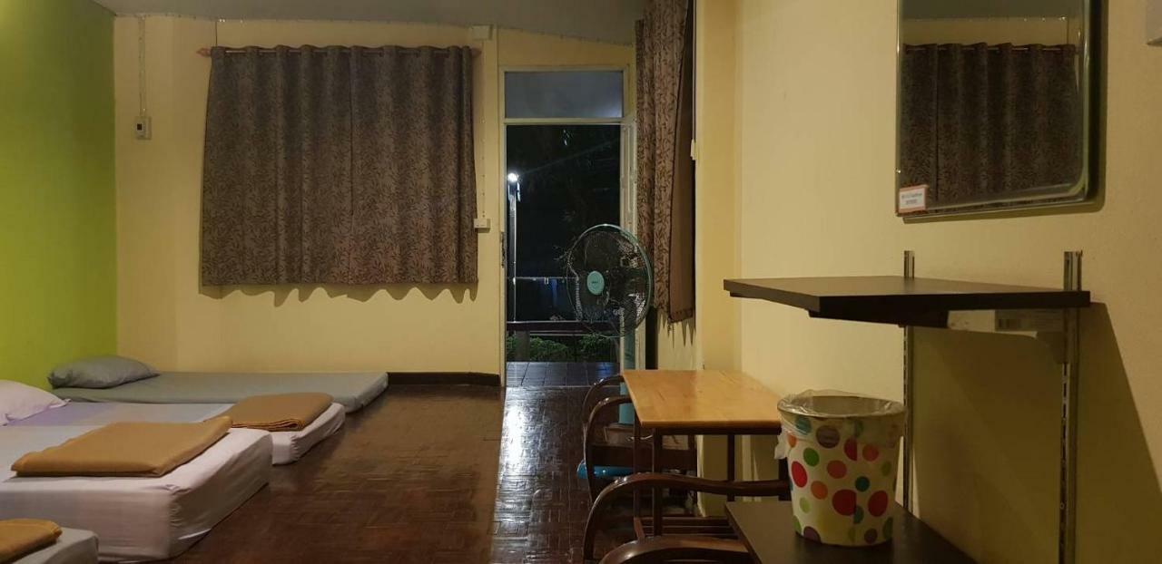 P.L.P Guesthouse - Mae Hong Son Buitenkant foto